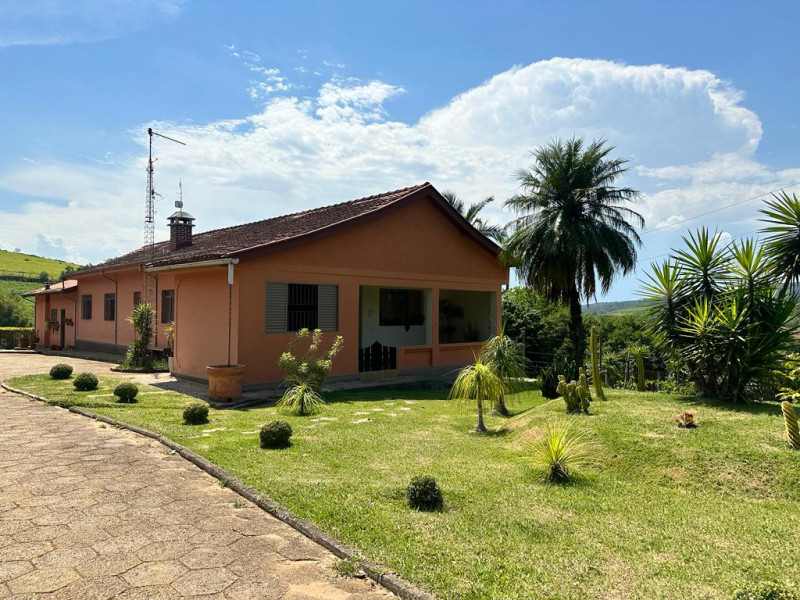 Sitio em Paraisopolis
